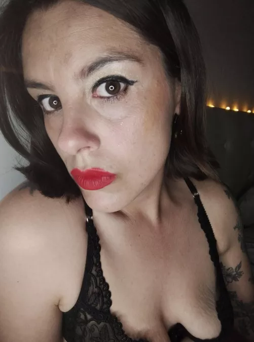 My red lips are waiting for you. 