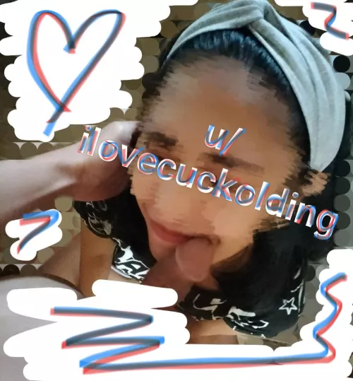 Nakangiti lang habang sinasampal sampal ng titi.