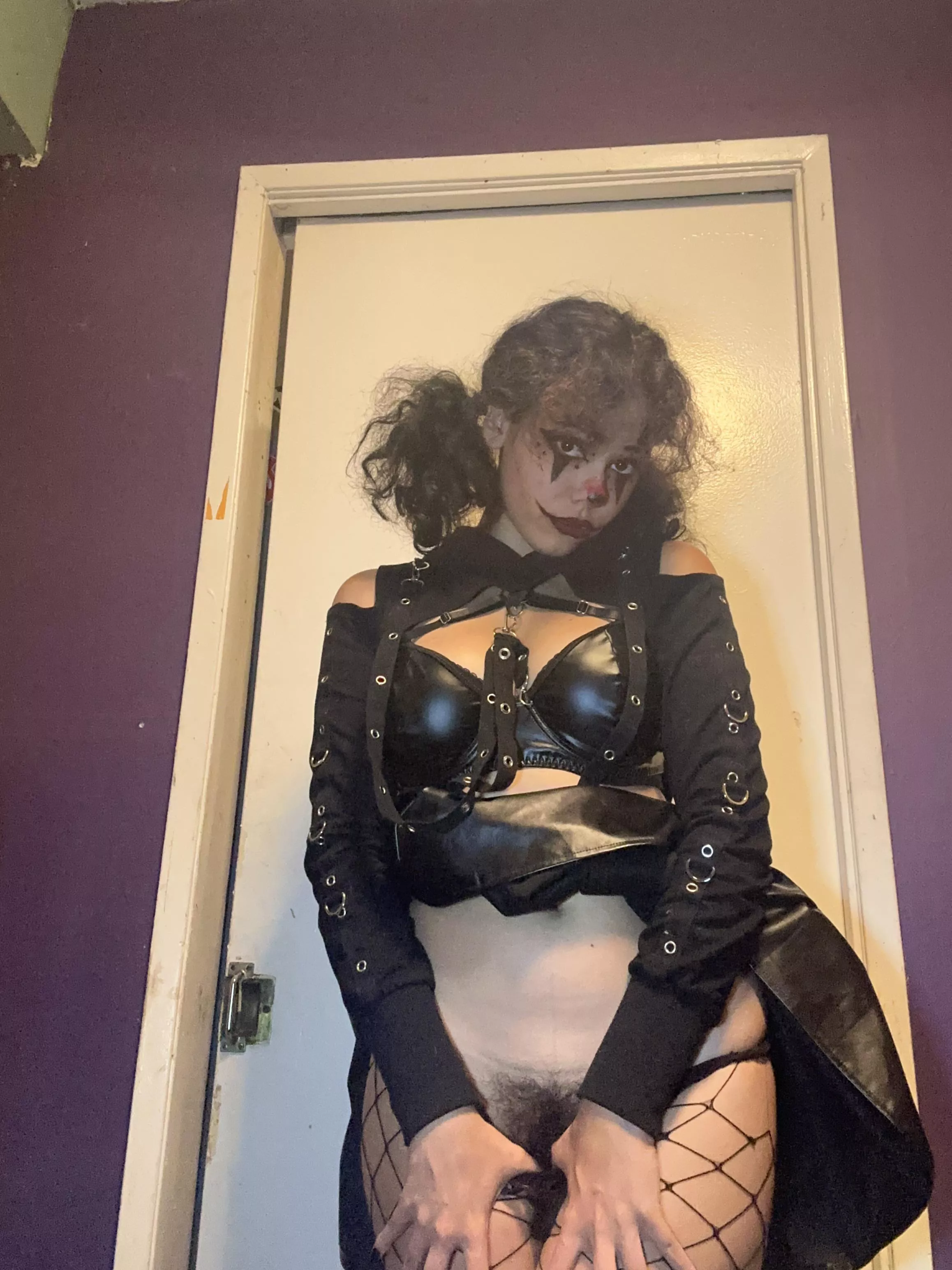 Need a Hairy Goth Clussy?