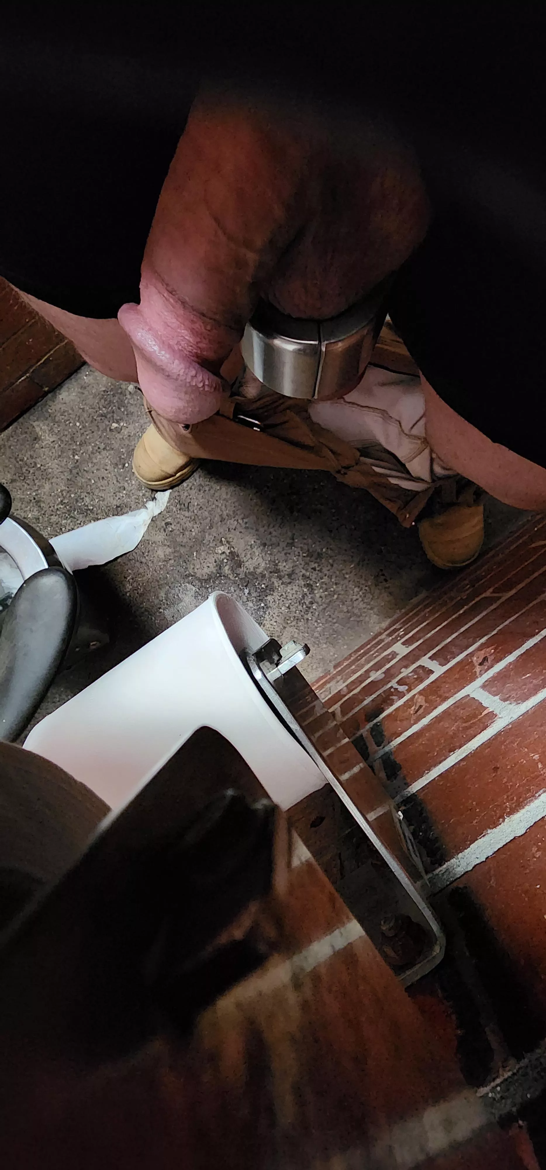 No one will suck it in the dunnies