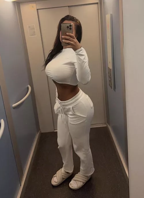 Norwegian babe in sweatpants