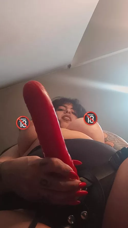 Of course mine is bigger than yours , I'm going to make fun of u 😈🤏🏻