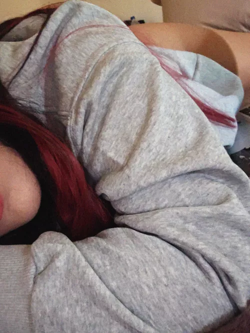 off duty and feeling relaxed. who wants to hang out and talk 27 F4M