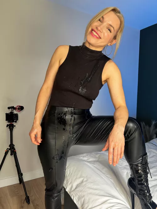 Oh yeah... lots of cum... that's good