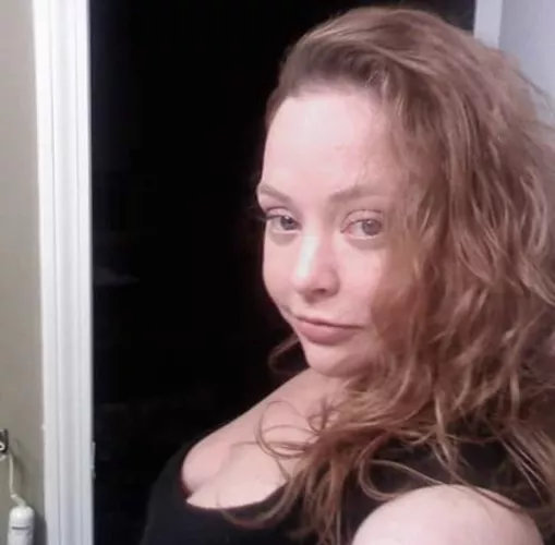 [online] Wanna be my Daddy for the day? Custom arrangements, live calls or pics tailored to your liking. Also offering GFE. I can tailor the experience to your budget. Let's work something out...