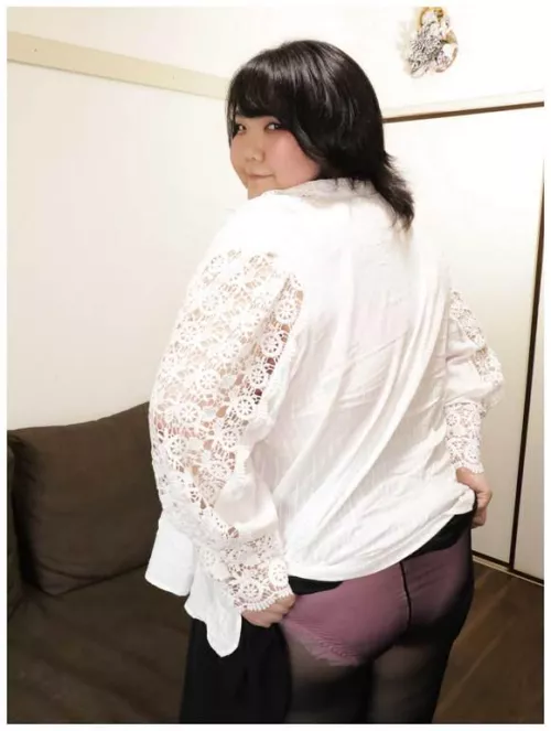 [onlyfans][mikulove] Hope you like big girls