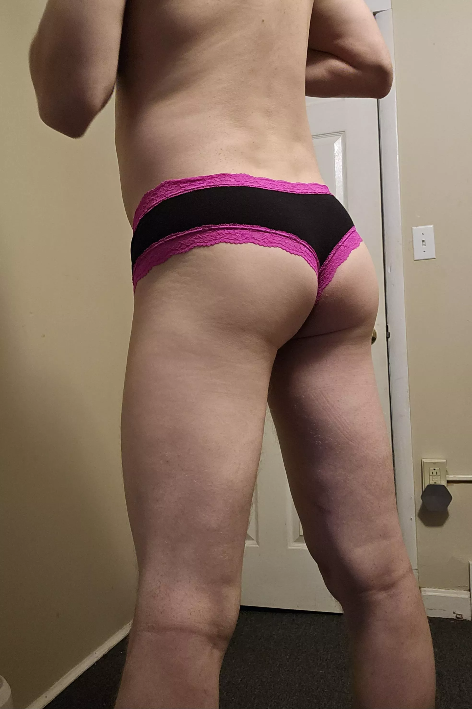 Please trib my slutty ass!