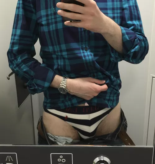 Returning home after my weekend away. I shared a picture on the way out, I better share one on the way home too. Stripes today. 