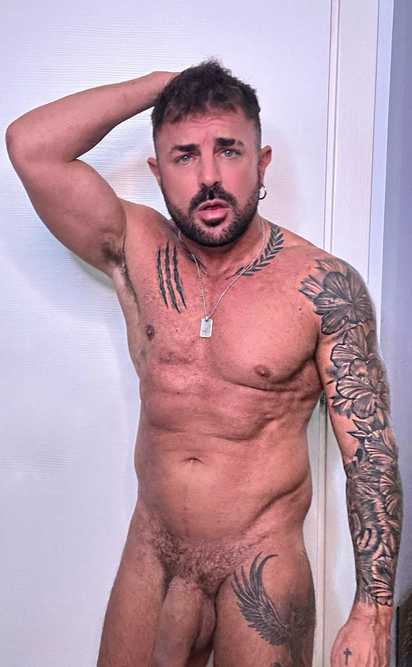 Say 'hi' i'll inbox you more nudes