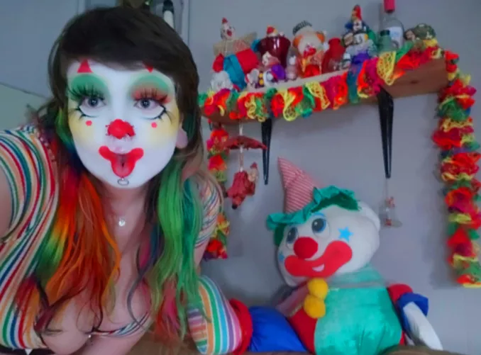 👀 Say Honk RN... 👉🏻🔴👈🏻