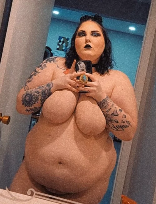 Sexy vampy look from last night 🦇