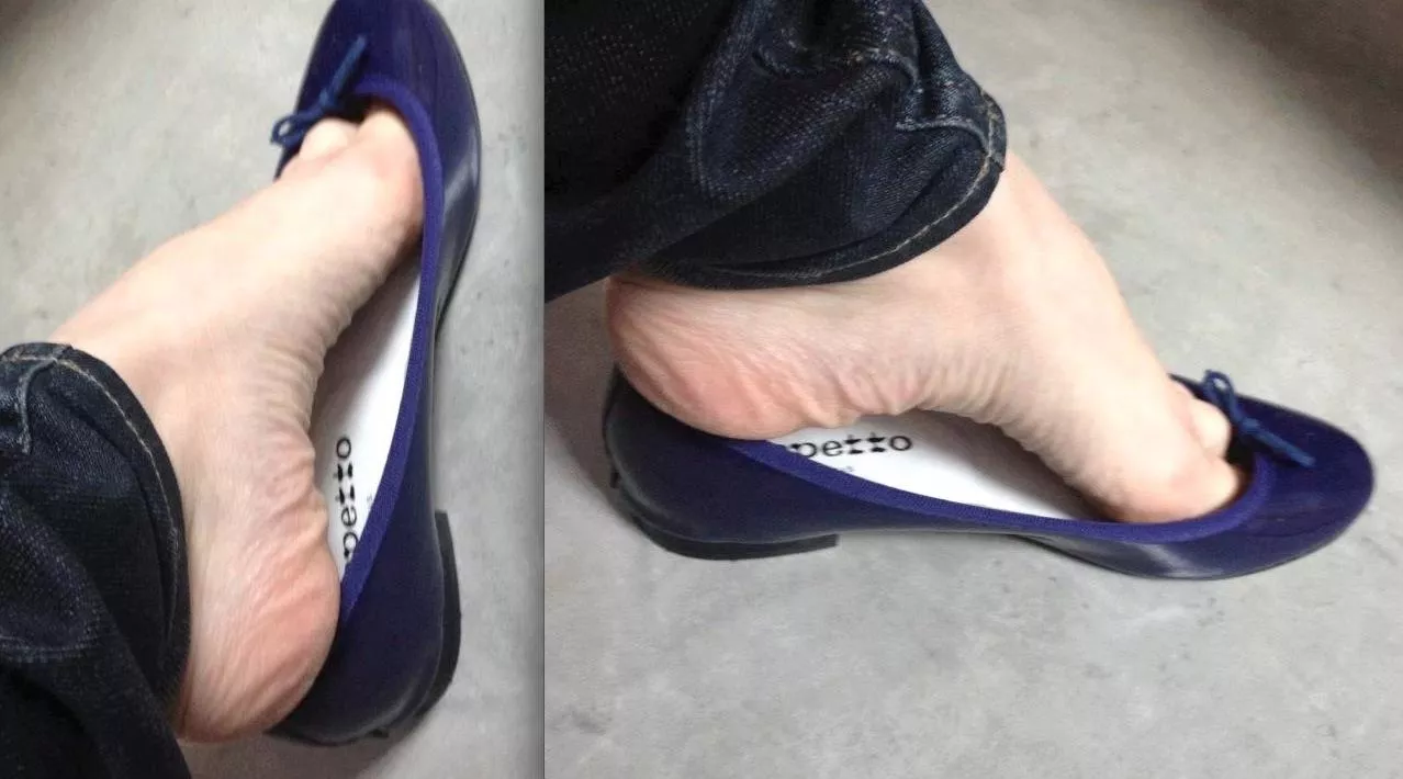 Shoeplay in Repetto flats