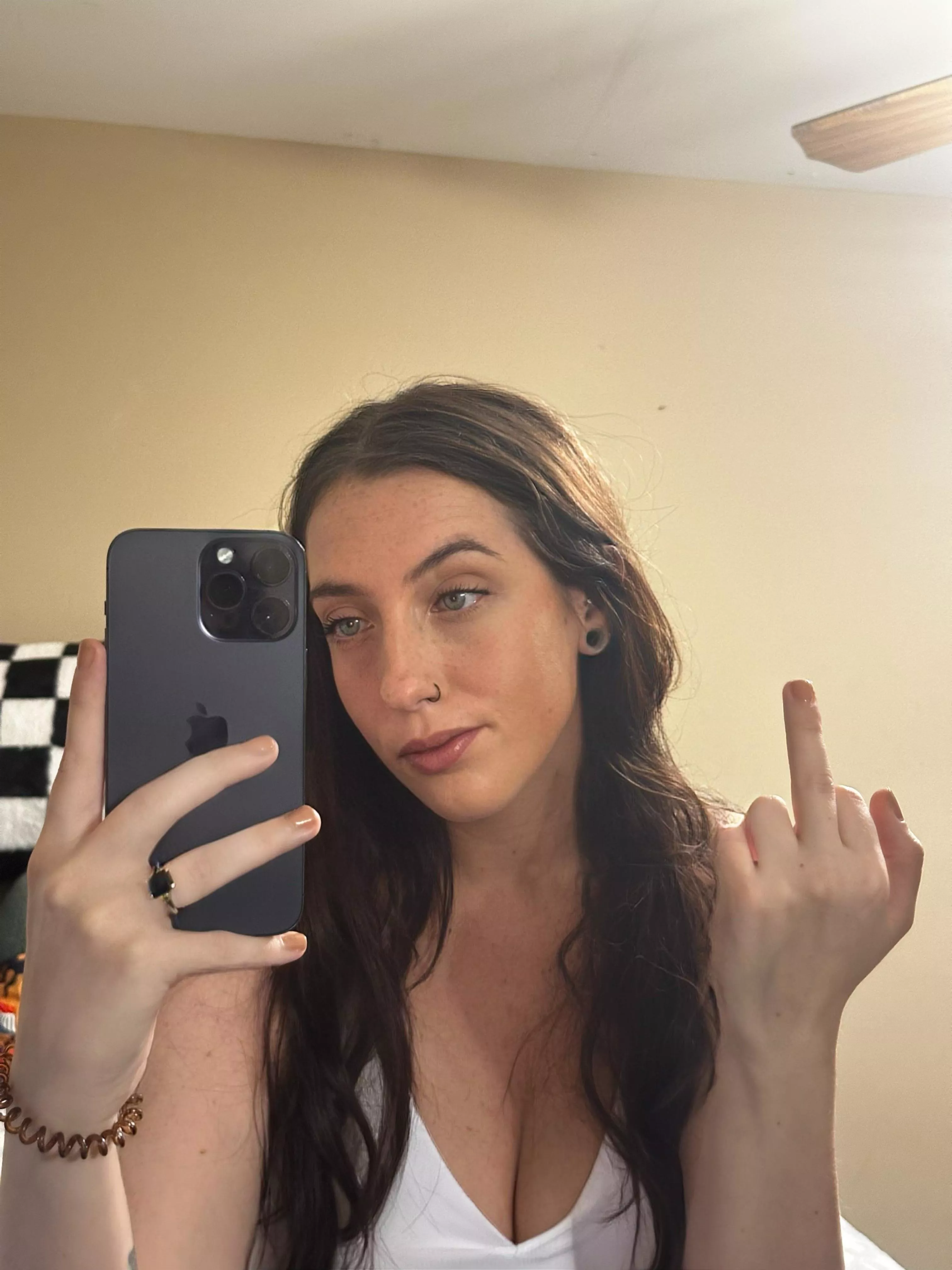 Silent send Sunday! The more you give the better you’ll feel 💋