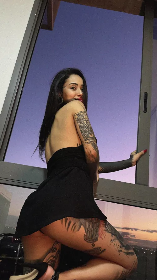 slap this peach thats bigger than your wife