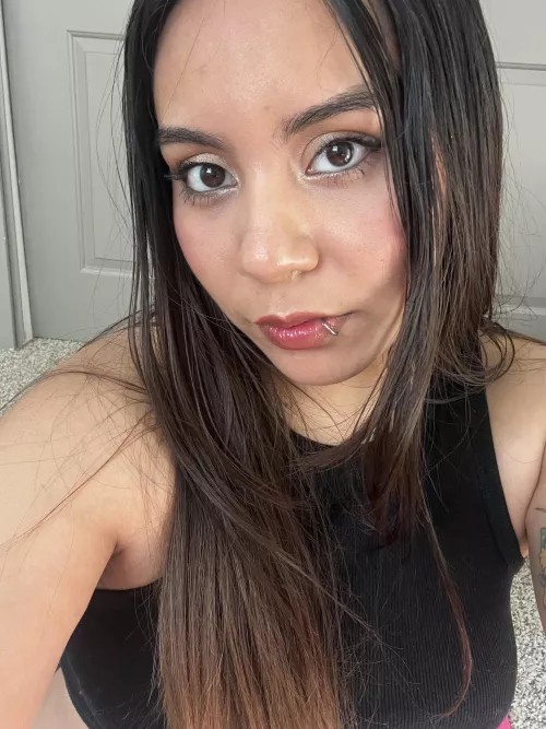 Stare into my eyes & give me everything I want 