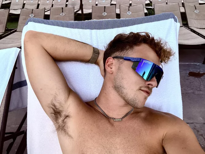 The pits need sun too 😜