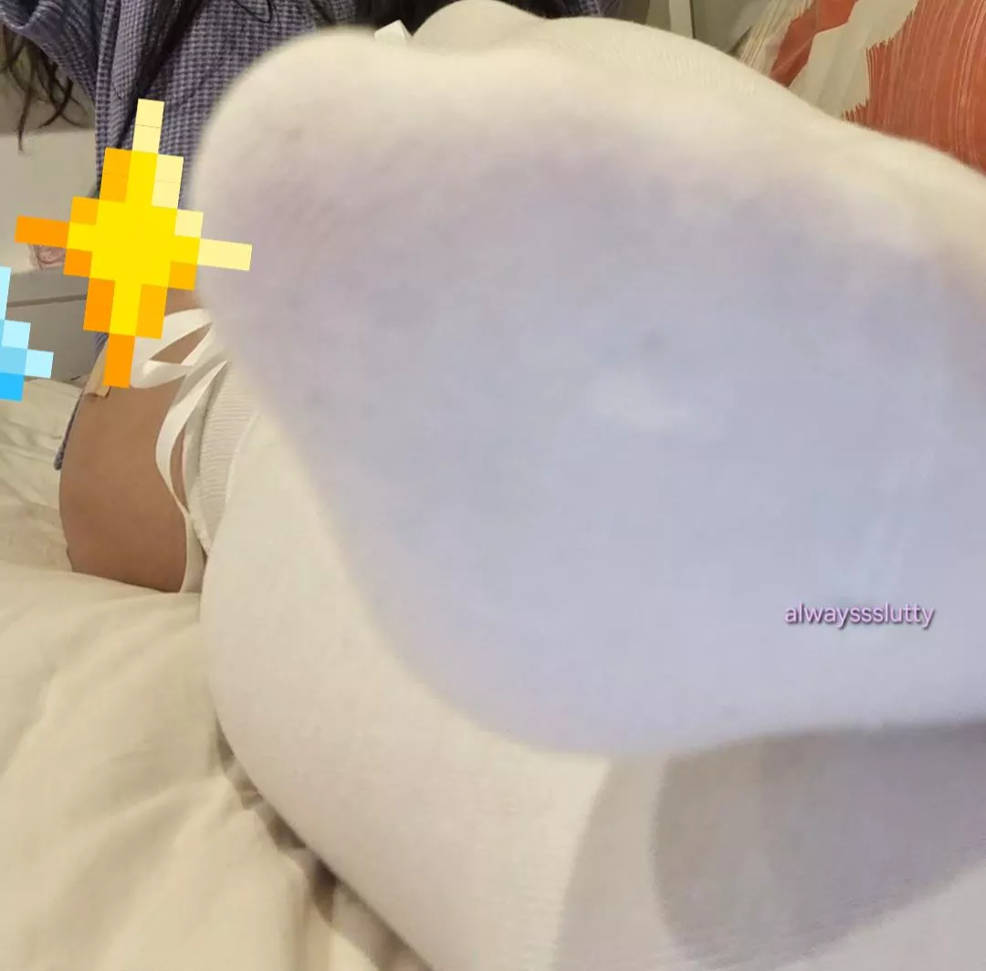 the thigh highs stay on when you breed me :3 