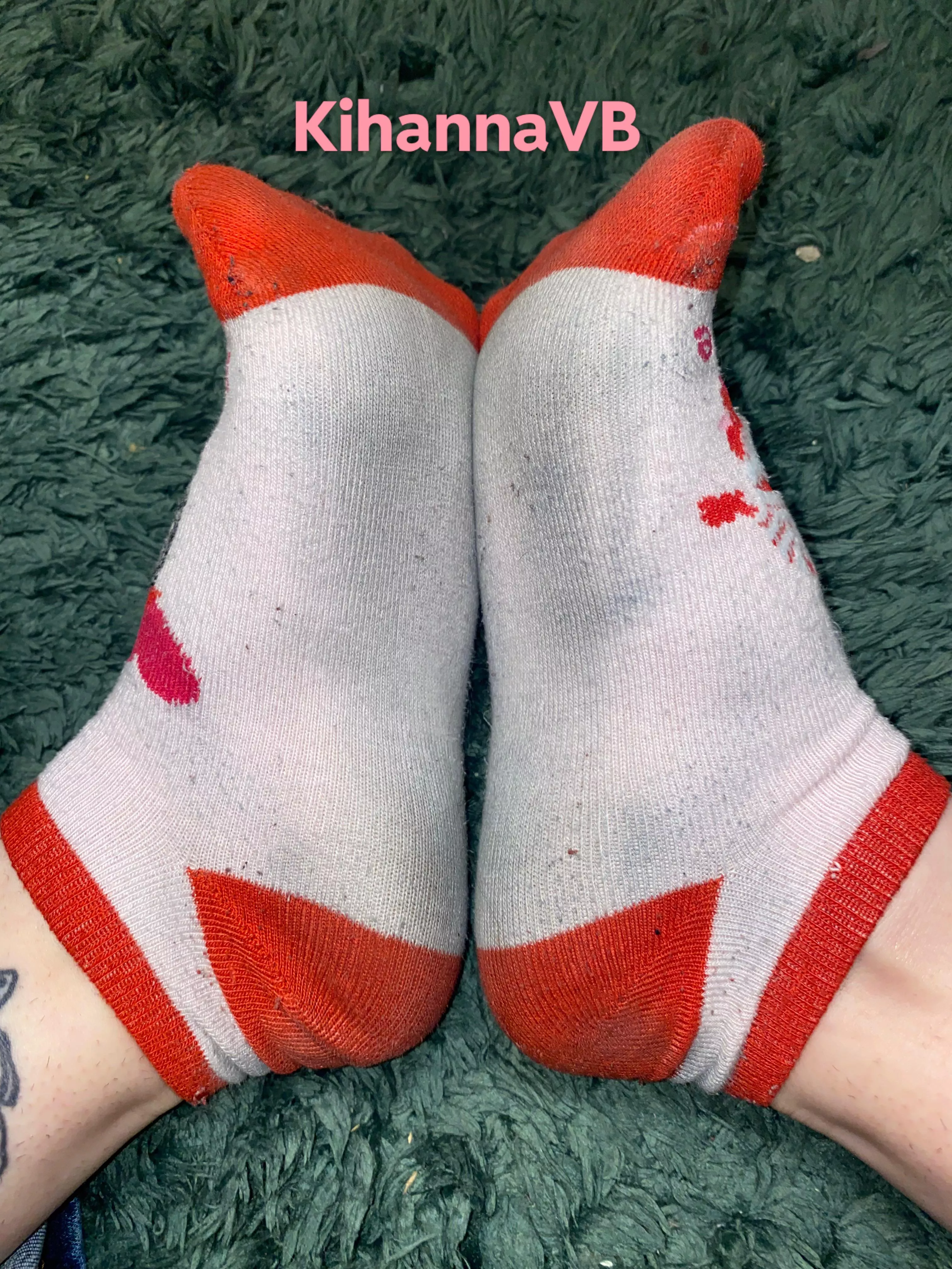 These are so cute valentines Be Mine - super smelly worn over a week! [selling]