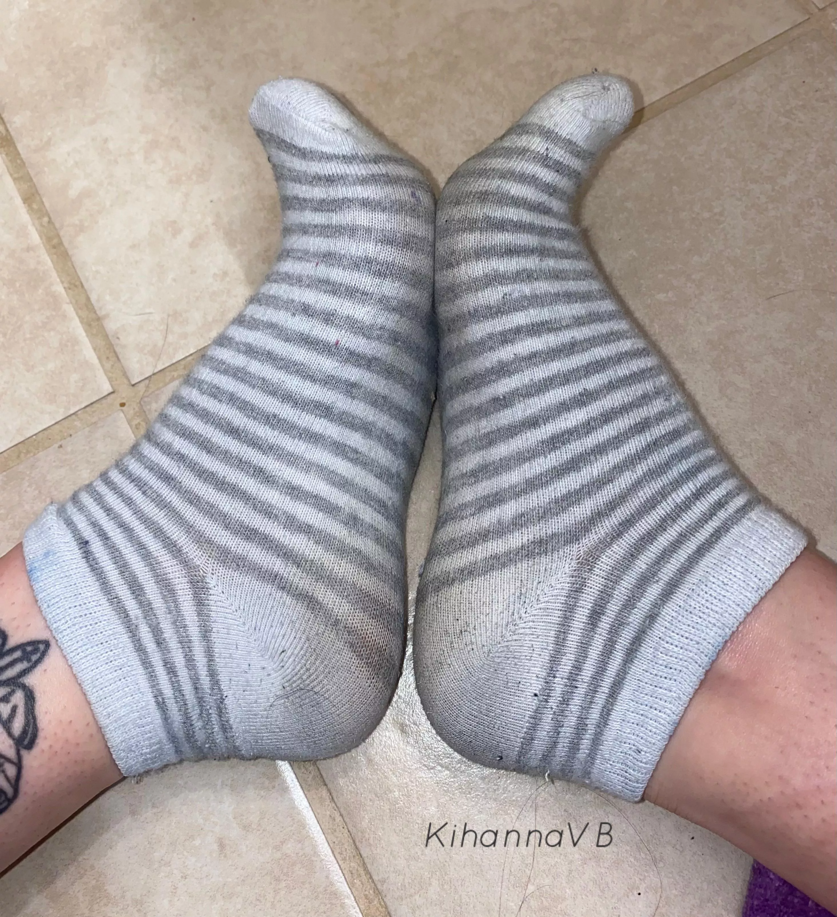 These gray and white socks are ready for you! [selling]