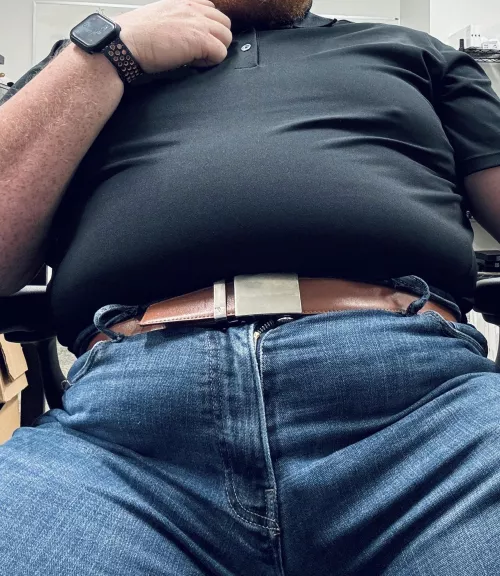 They say black is slimming