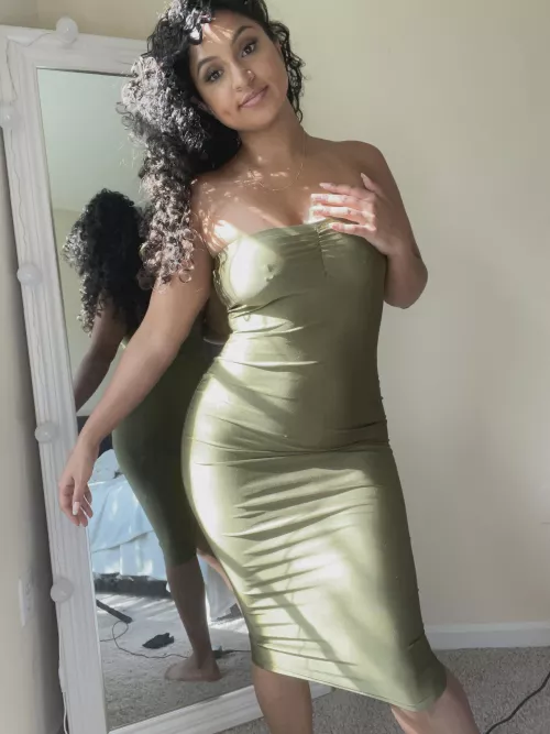 This dress really highlights these bust