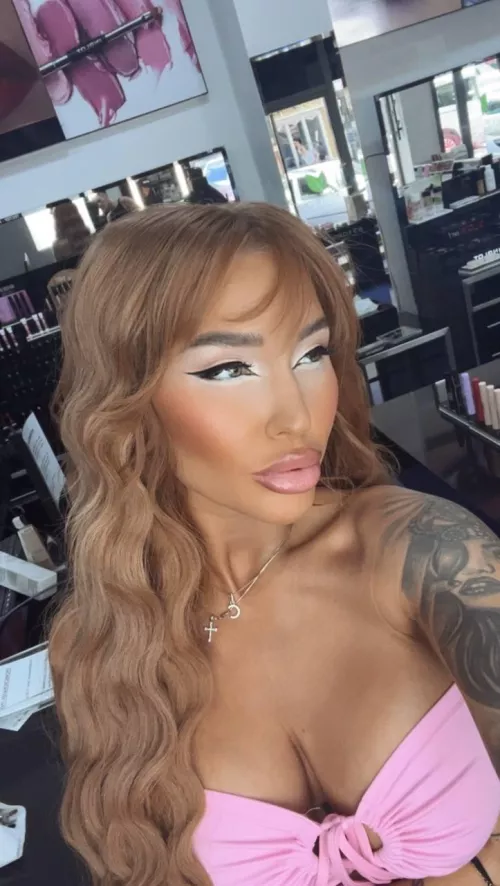 Those lips on your cock tip 