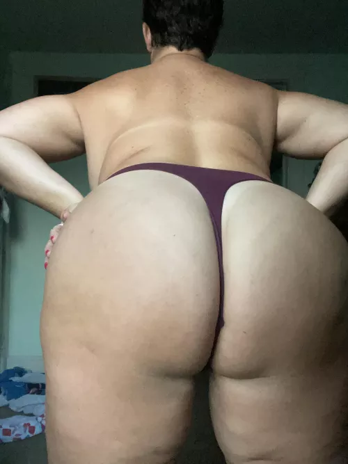 Time to bend me over and pull the thong to the side. 