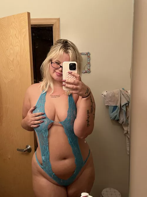 To chubby for insta to slim for Reddit 🤷🏼‍♀️