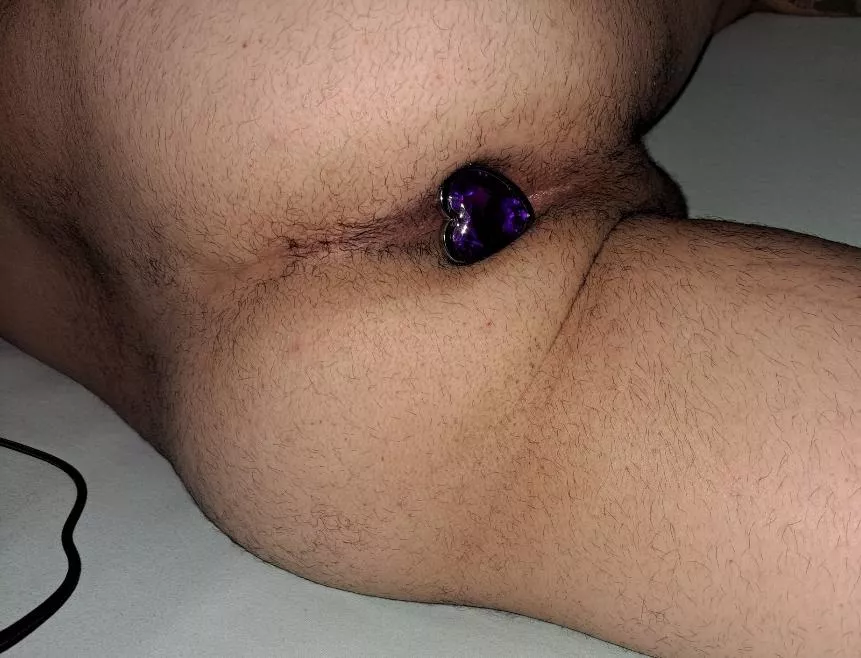 Treinando meu cuzinho com o plug