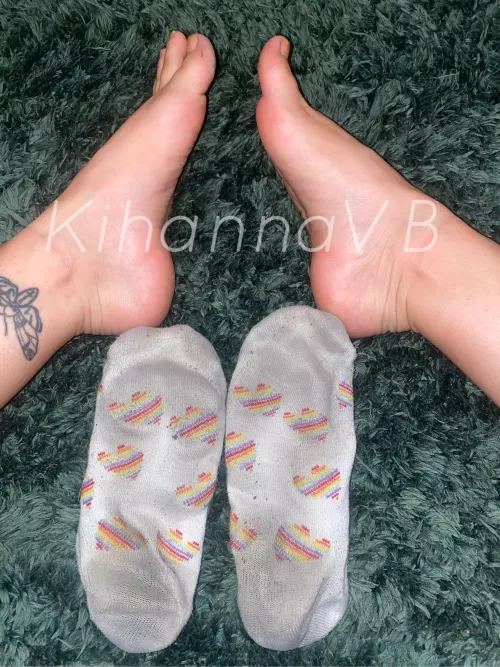 Two pairs of smelly socks are ready to ship! Chat me to buy! USA only. Vac seal. Tracking. [selling]