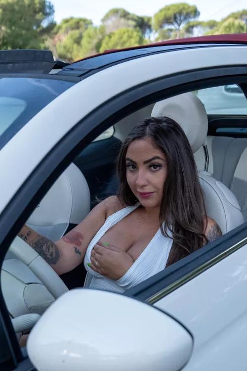 Want to see what i'm hiding under this hood?