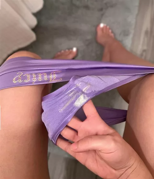 Want to smell my dirty panties?💦