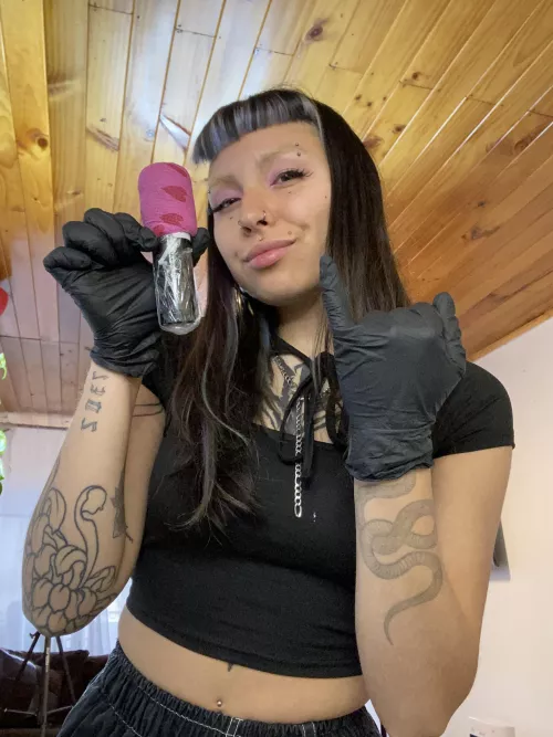 What better than a tattooed and tattooed bitch