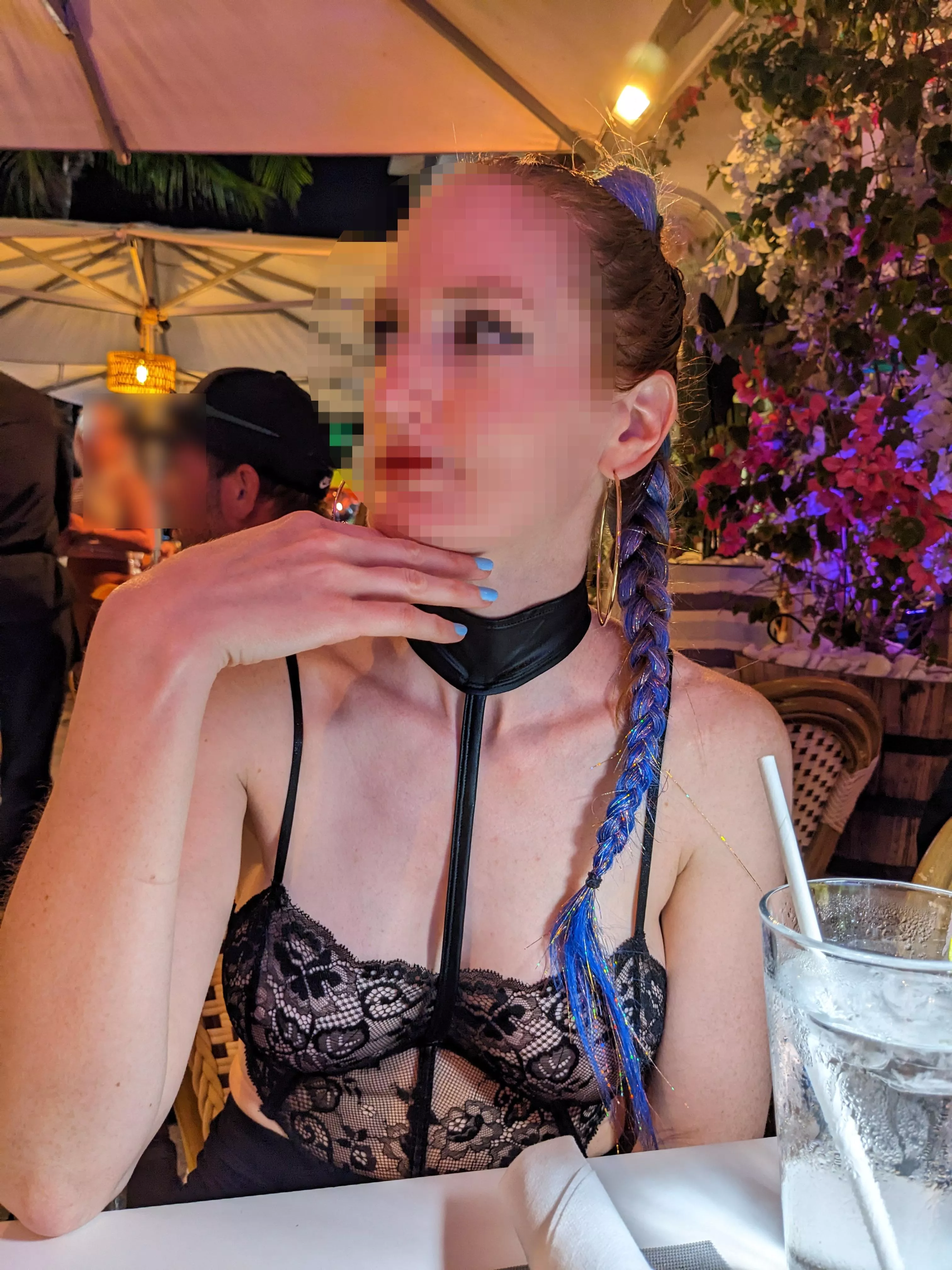 What do you think of my new profile picture? I'm in love with this sheer top with an integrated collar 😍