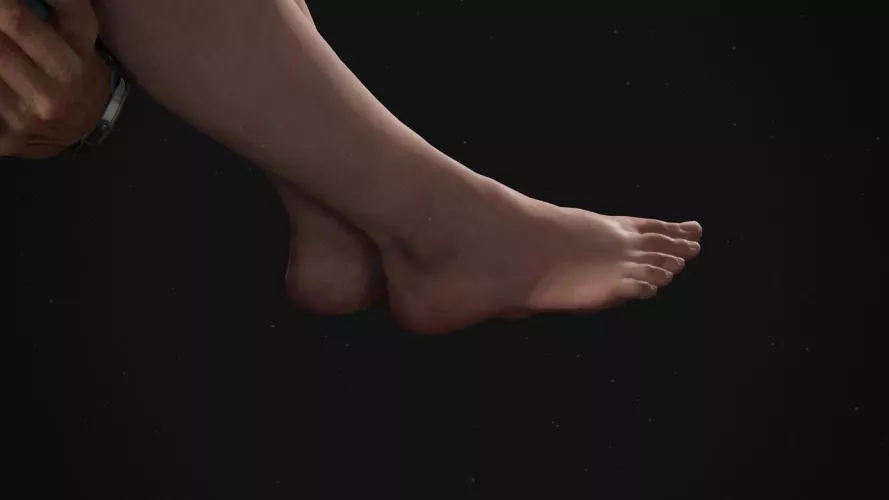 What is the shoe size of ellie ?