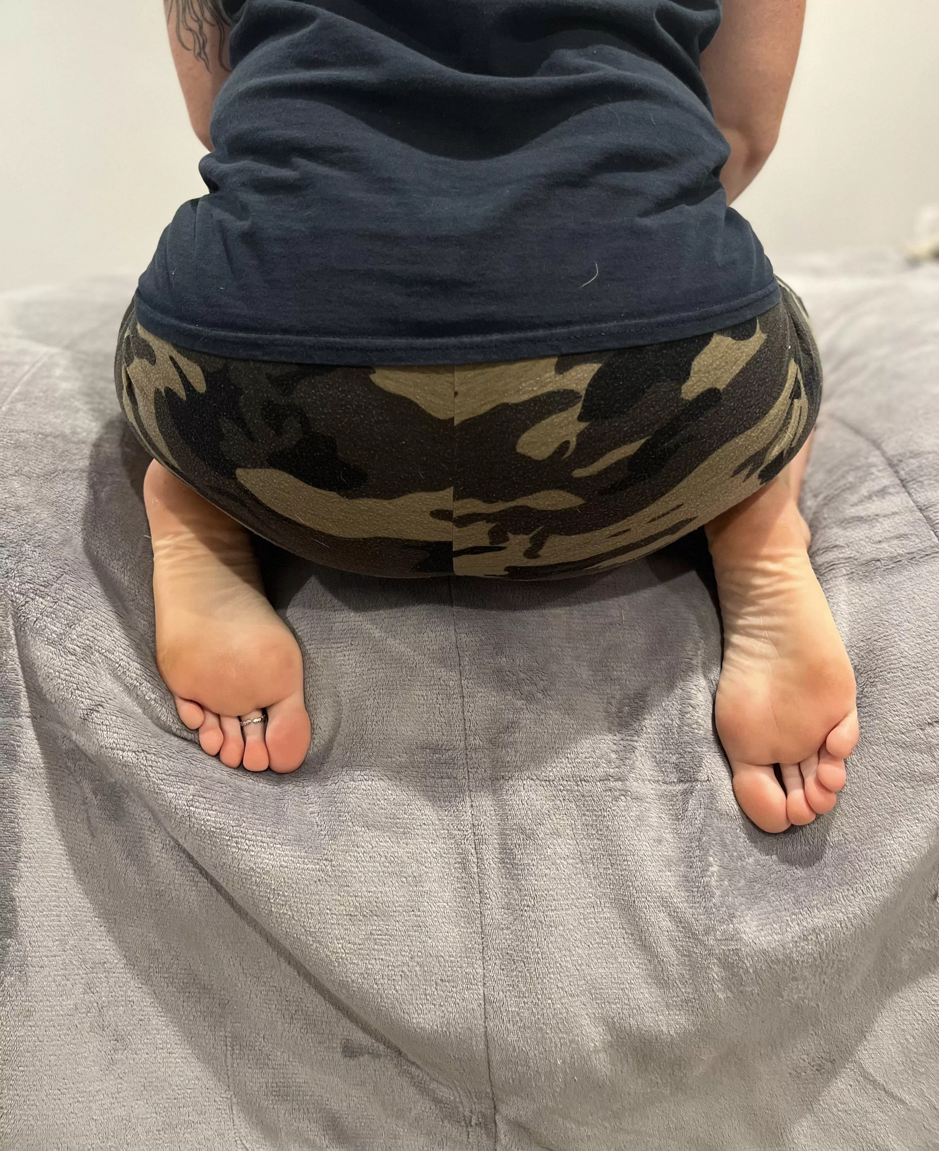 Where are the married feet freaks?