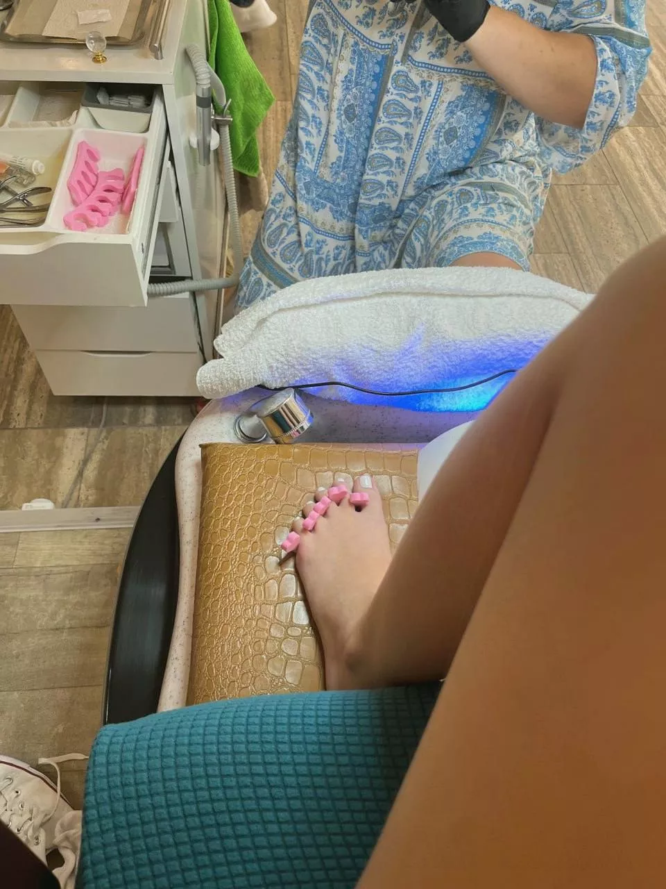 who likes my toes?
