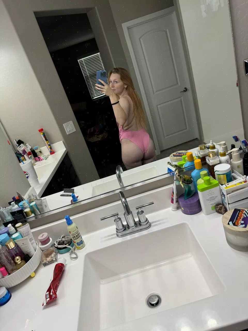 who wants to grab it?? 🫦