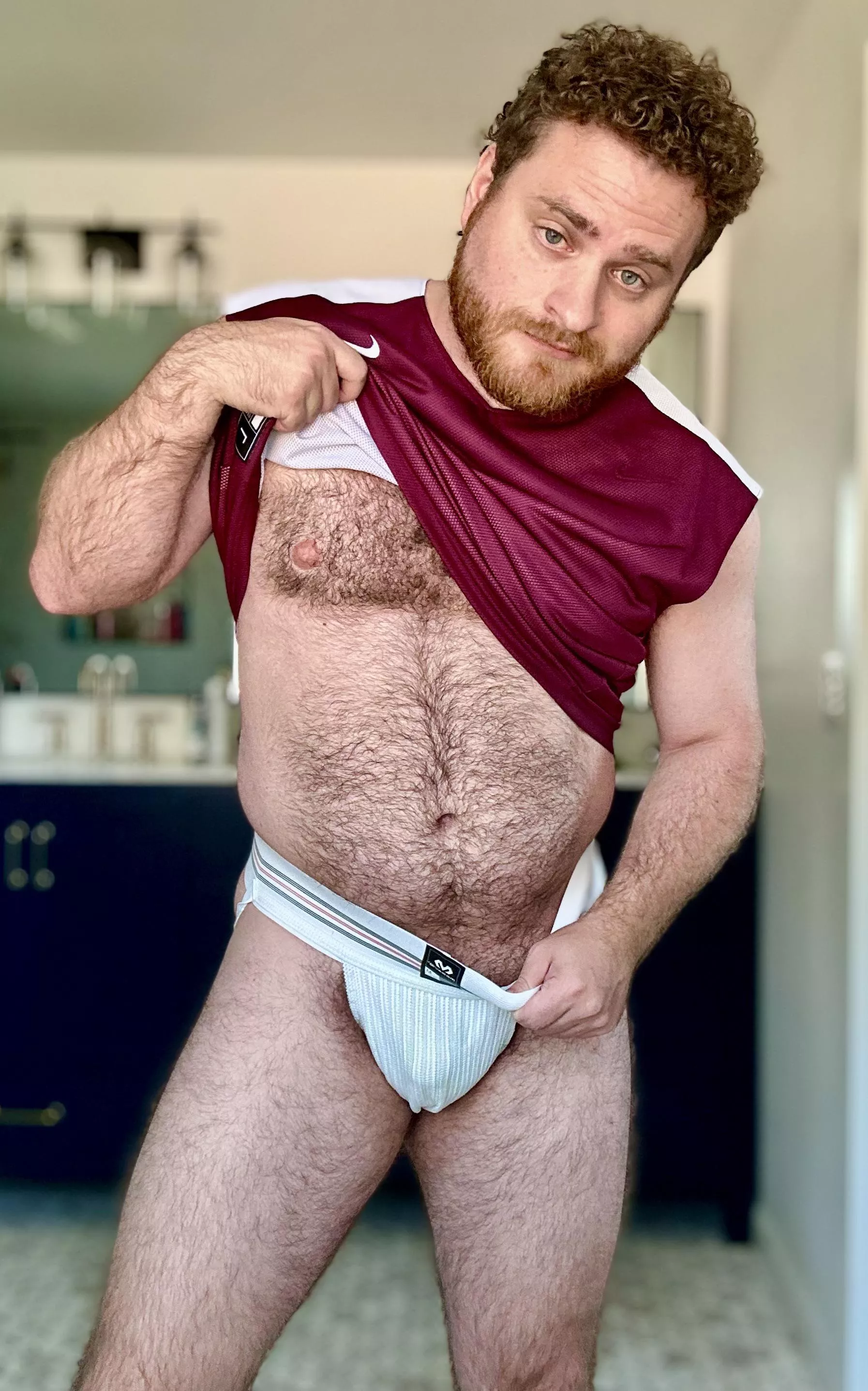 Who wants to pay to be my towel boy? Get into my DMs to pledge. 