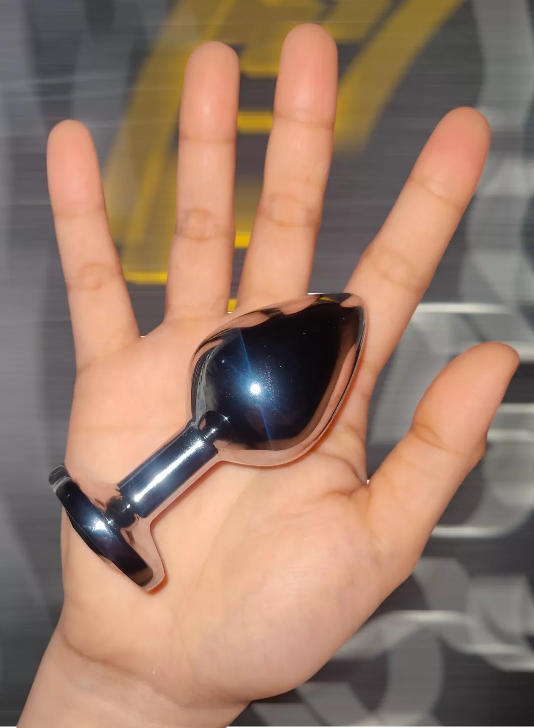 wife's hand and her treat for tonight. 🔥