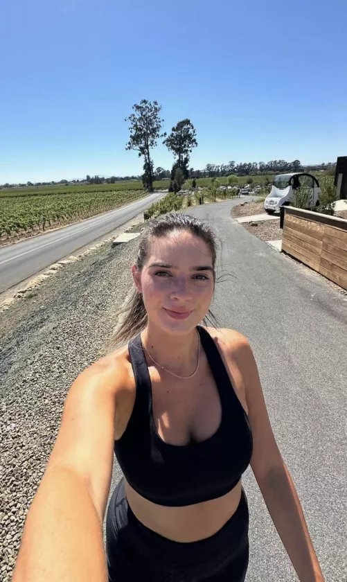 Wish I could post the video of her jogging before this. It’s so good. 