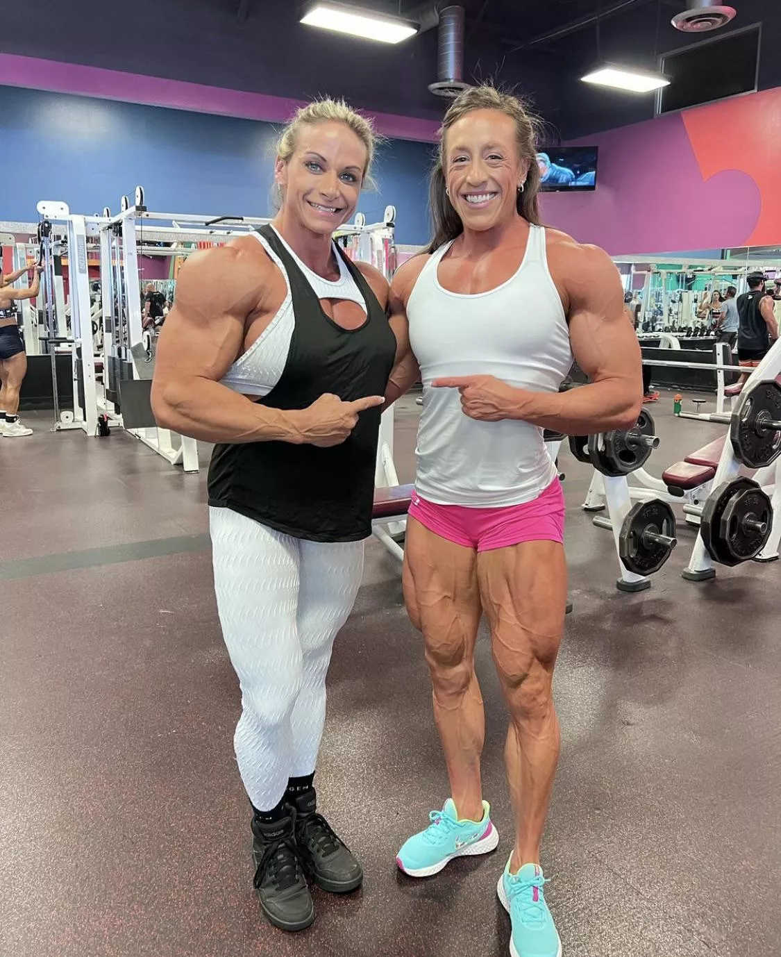 Worship battle: Theresa Ivancik or Sarah Villegas 