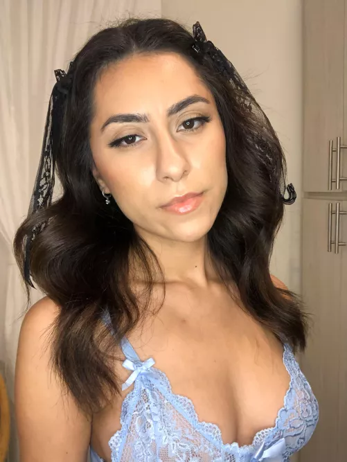 you like girls in blue lingerie? 