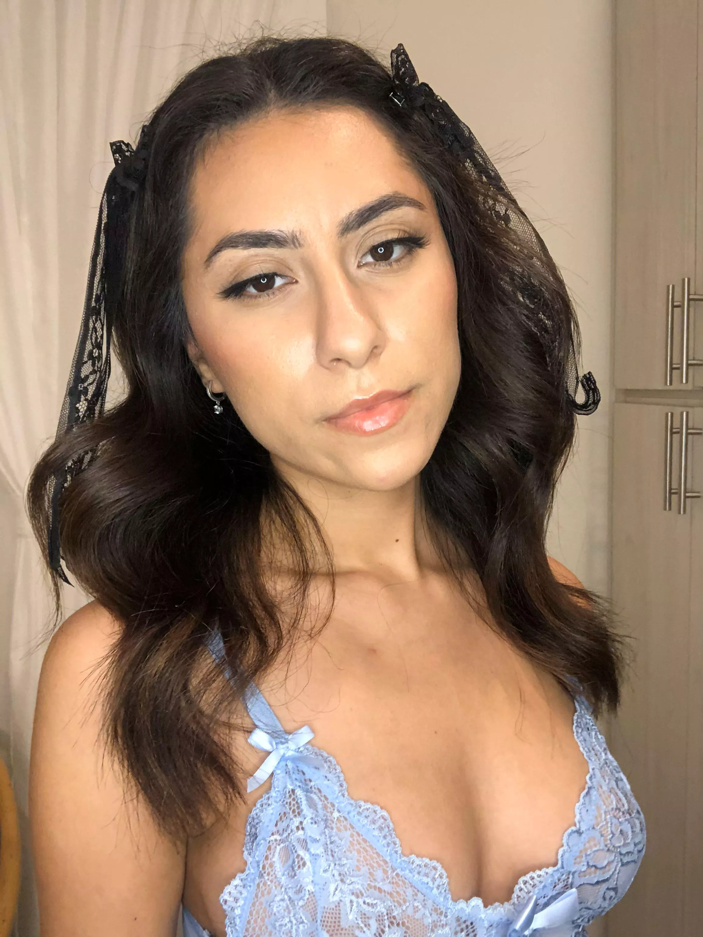 you like girls in blue lingerie? 