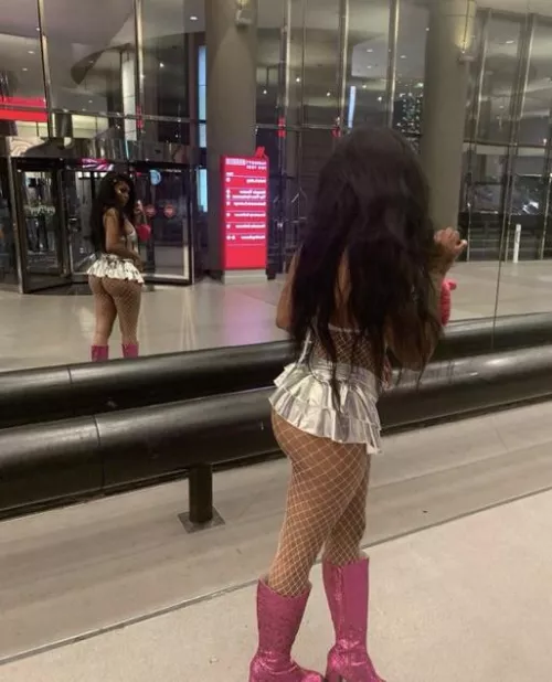 You like my pink boots <3 