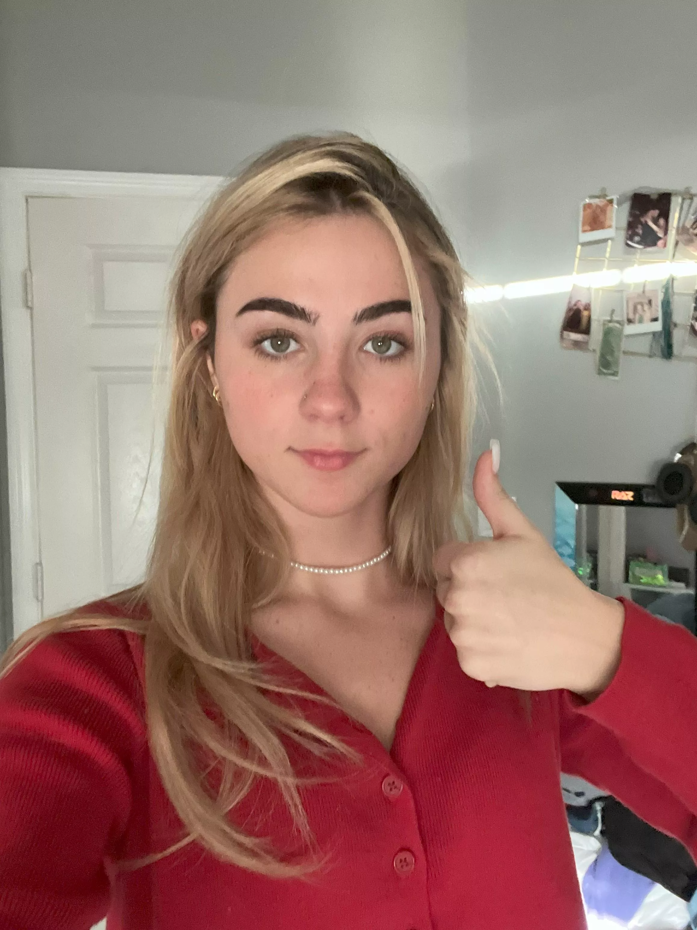 your average gurl has no make-up and no filters. have a happy weekends!