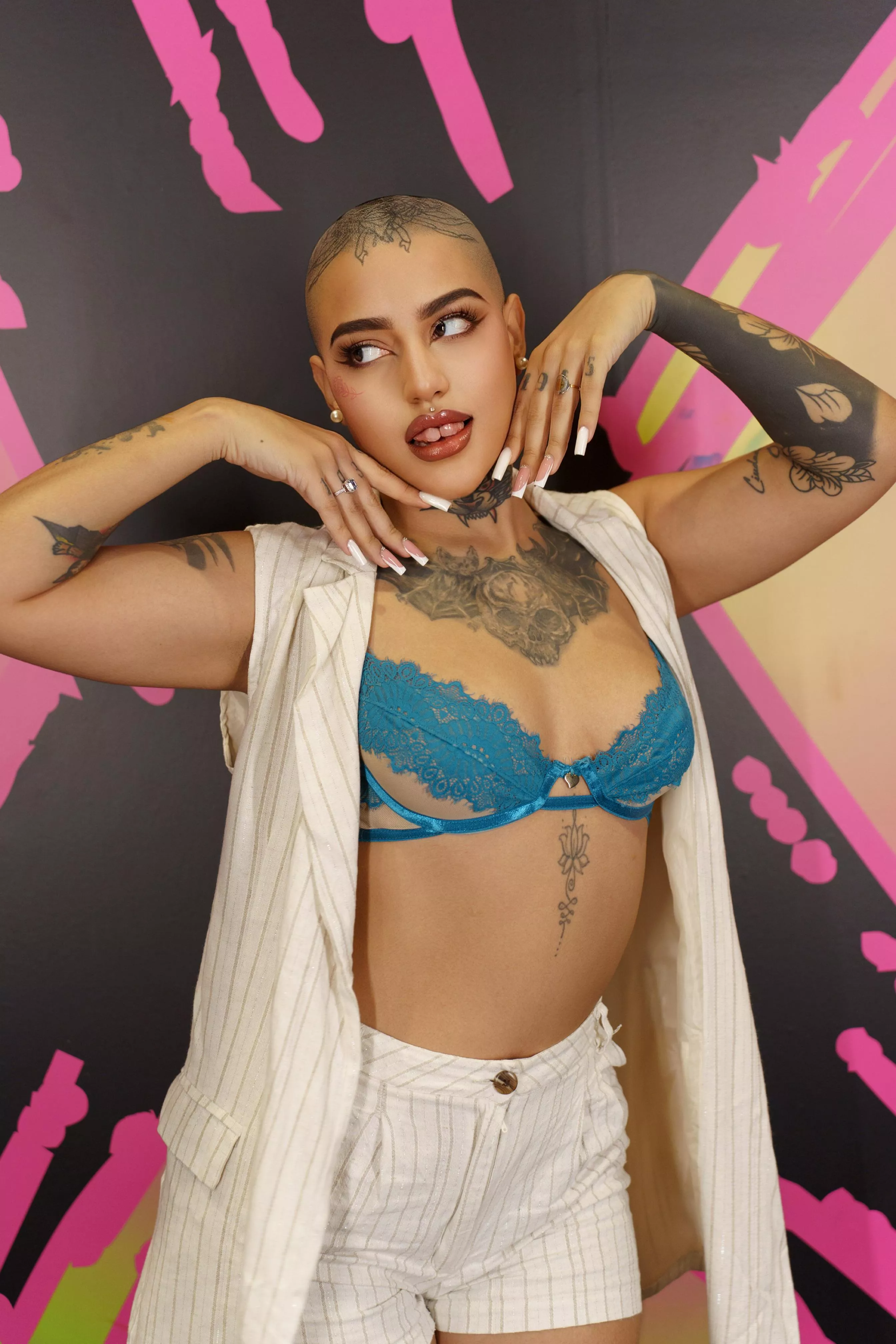 Your fav bald girl 😍