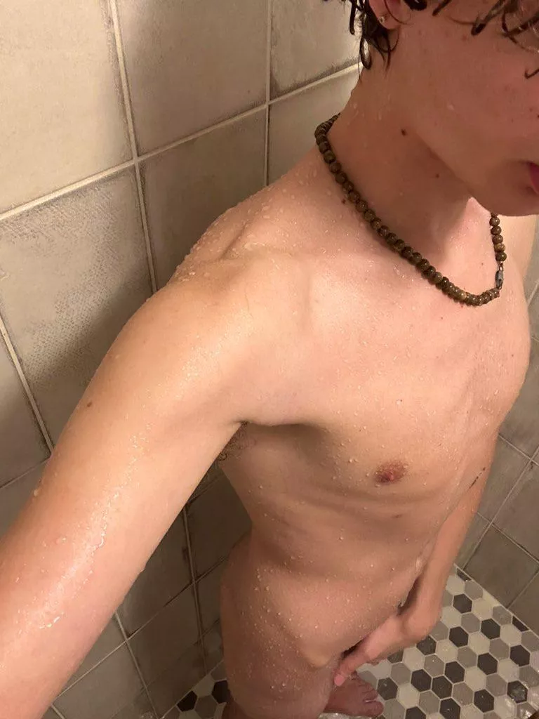 [18] someone join me in here 