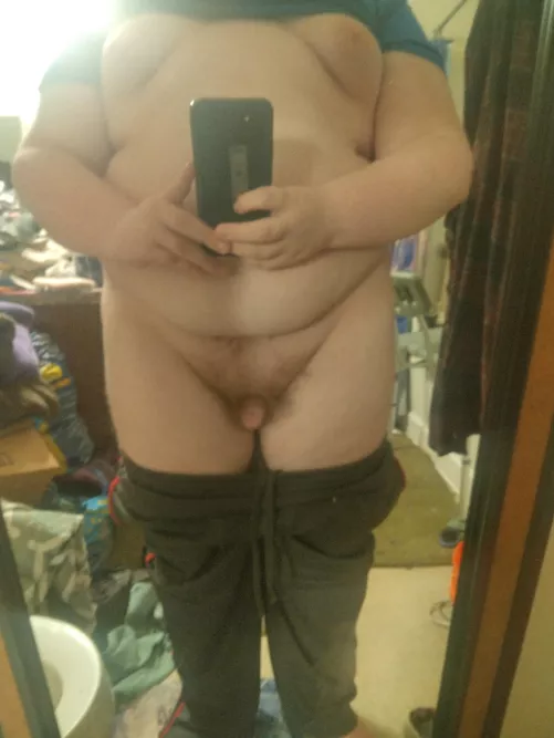 18m Olympia looking for some fun with either gender.