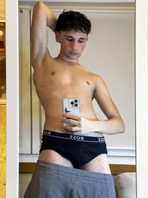 [19] always hot after gym 